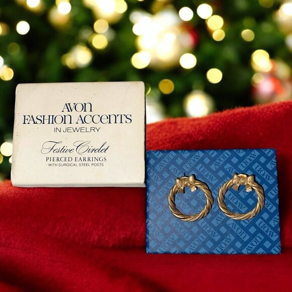 Avon Vintage Fashion Accents Festive Circlet Holiday Christmas Wreath Earrings - Picture 3 of 7